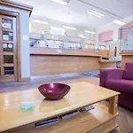 College Hospitality Vandrarhem