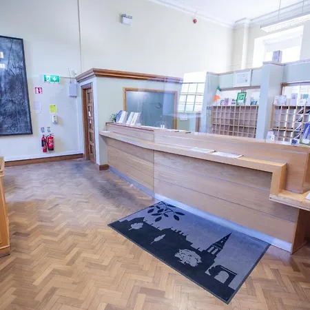 College Hospitality بيت شباب