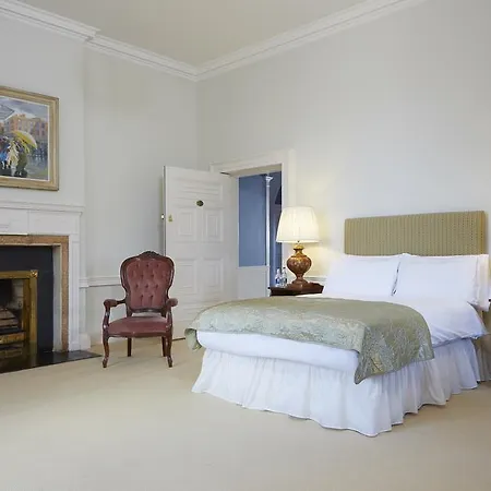 بيت شباب College Hospitality *