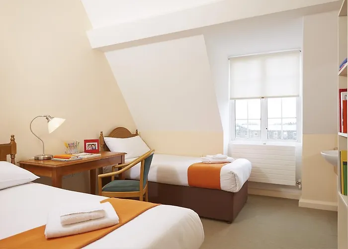 College Hospitality Auberge de jeunesse *