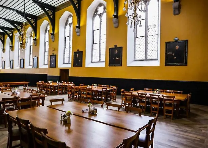 College Hospitality Hostel *